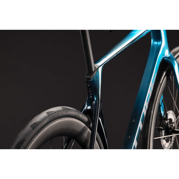 27 Cube Agree C62 Race - Chrome Blue 'N' Liquid Blue -