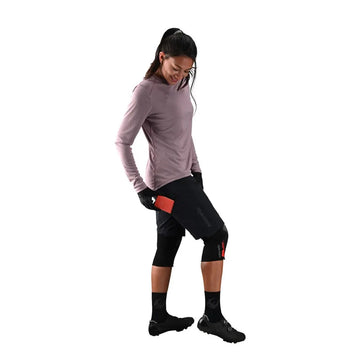 25 TLD Womens Lilium Short Shell - Black
