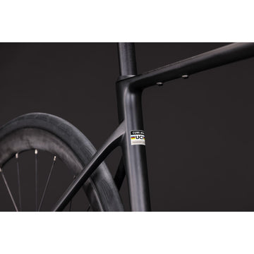27 Cube Attain C:62 Race - Carbon 'N' Coal Chrome -