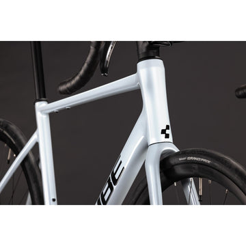 27 Cube Attain Race - Glacier 'N' Black -