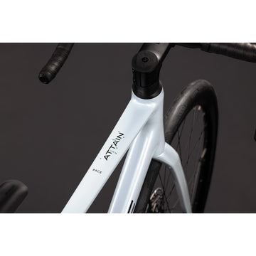 27 Cube Attain Race - Glacier 'N' Black -
