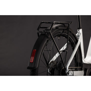 27 Cube Touring Hybrid One EE 720 - Metallic White 'N' Chrome -