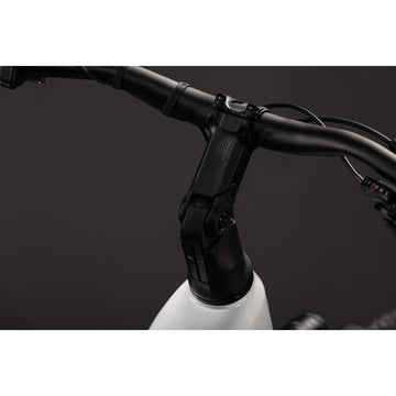 27 Cube Touring Hybrid One EE 720 - Metallic White 'N' Chrome -