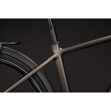 27 Cube Touring Hybrid Pro 800 - Umbra 'N' Black -