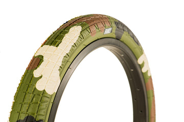 Family F2128 Tyre 18" x 2.1" - Green Camo