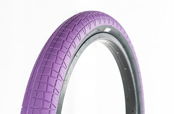 Family F2128 Tyre 20" x 2.2" -