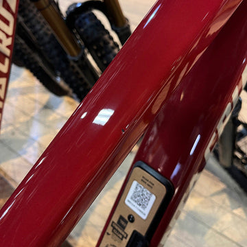 Paint Defect - 25 Santa Cruz Megatower 2 C - GX AXS Kit - Gloss Crimson - XL