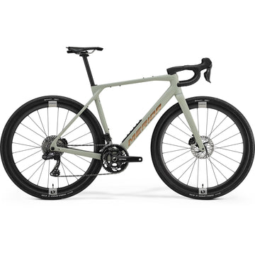 27 Merida Mission 7000 - Matte Early Moss Grey / Bronze -
