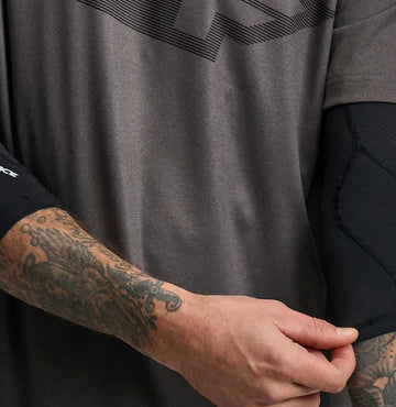Raceface Charge Elbow Pad - Stealth -