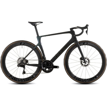 26 Cube Agree C62 SLT - Black 'N' Black -
