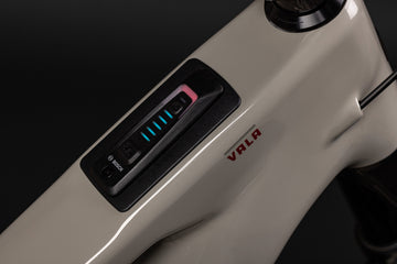 26 Santa Cruz Vala 1 C - 70 Kit - Gloss Grey -