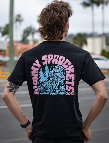 Jonny Sprockets Mountain Design Tee - Bubblegum -