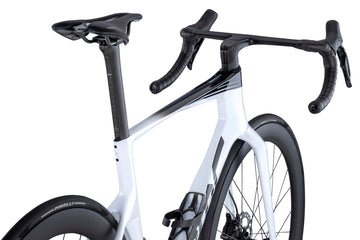 26 BMC Teammachine R04 Five - White/Black-