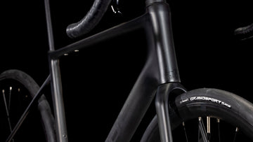 25 Cube Attain C62 Race - Black -