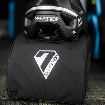 7IDP LTD ED Project 21 Pro Helmet - Holographic -