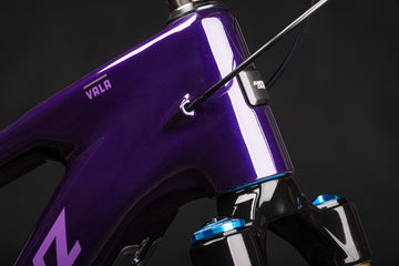 26 Santa Cruz Vala 1 C - XT Di2 Kit - Gloss Deep Purple -