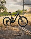 27 Pivot Shuttle Amp'd - Pro X0 - Black Metallic Stone -