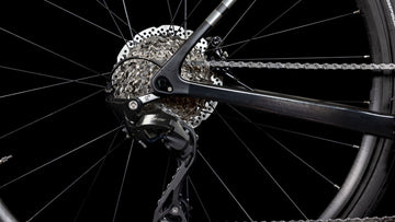 25 Cube Attain C62 Race - Black -