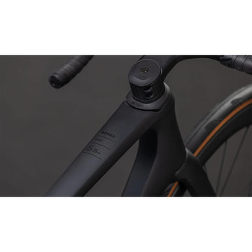 26 Cube Agree C62 SLT - Black 'N' Black -