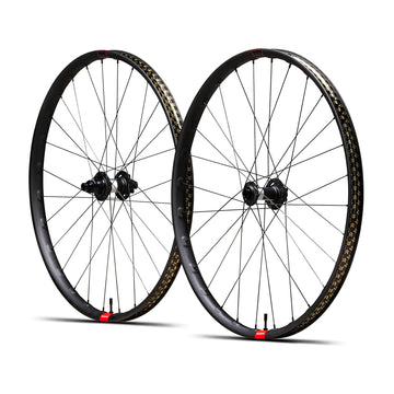 Reserve 30 HD 29" Boost Carbon 6 Bolt- E13 Sidekick-