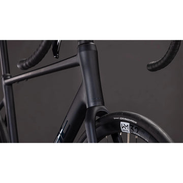 26 Cube Attain SLX - Coal 'N' Prism -