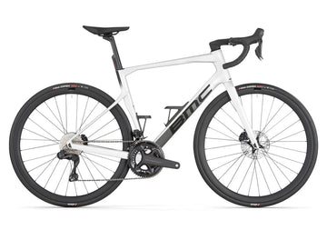 26 BMC Roadmachine 01 Four - White/Black -