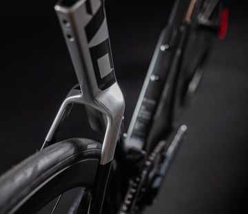 27 XLAB AD8 Ultegra Di2 Road Bike - Sunspot Red/Black -